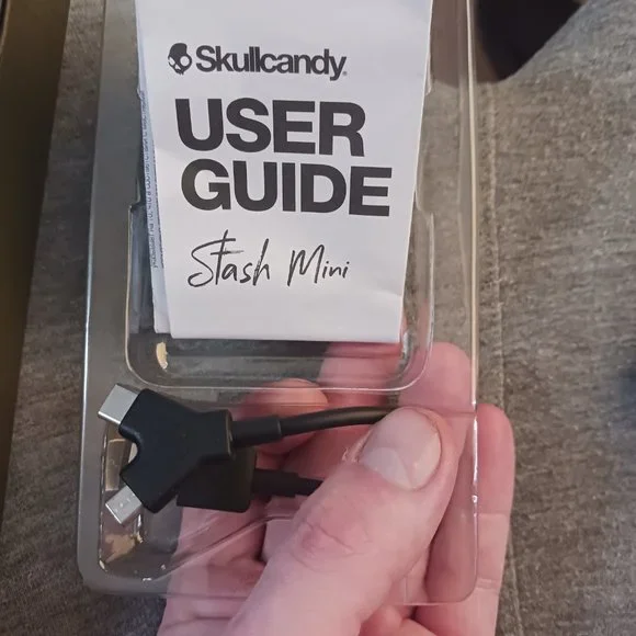 5000mAh Skullcandy stash mini power bank usb to usb b and c. - Picture 3 of 9